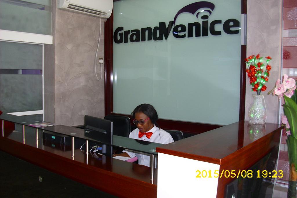 Grand Venice Transit Apartments Лаґос Екстер'єр фото