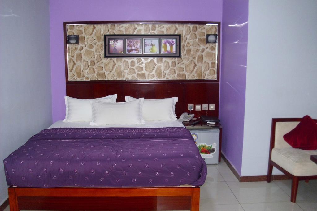 Grand Venice Transit Apartments Лаґос Номер фото