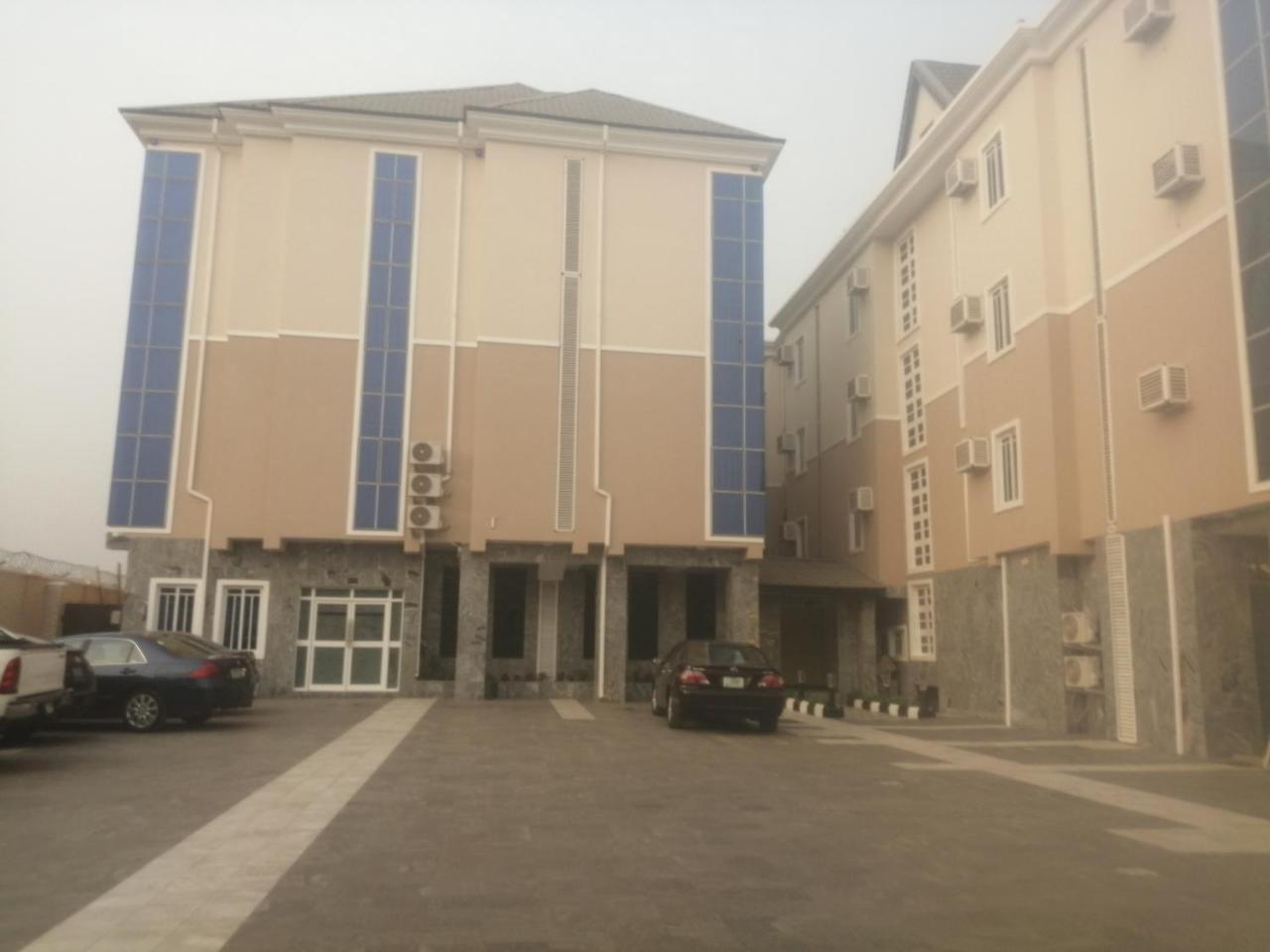 Grand Venice Transit Apartments Лаґос Екстер'єр фото