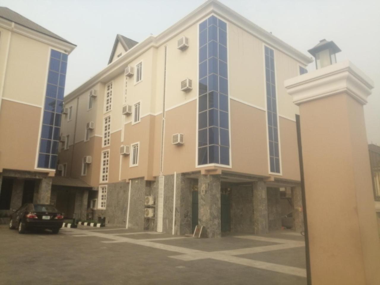 Grand Venice Transit Apartments Лаґос Екстер'єр фото