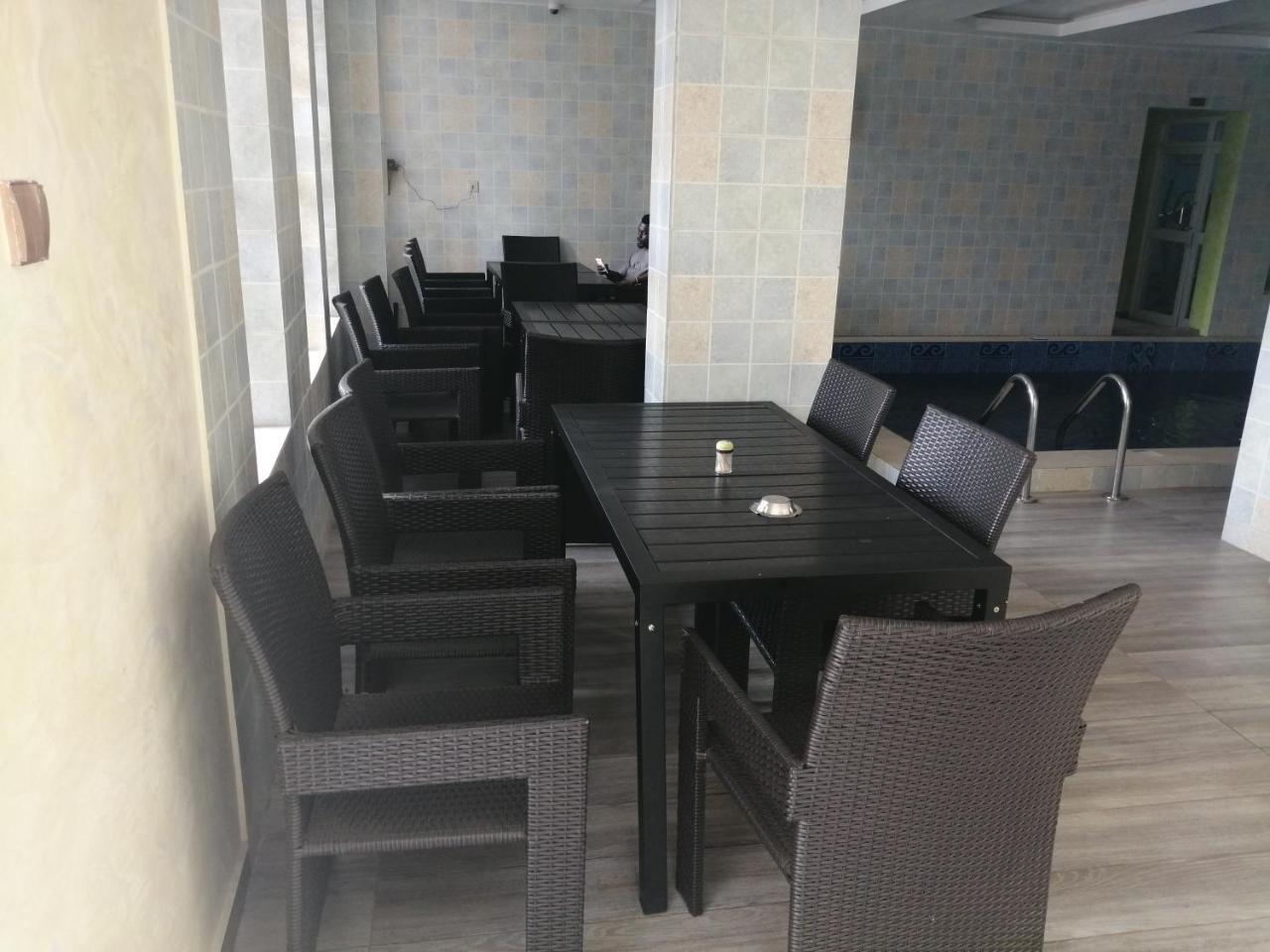 Grand Venice Transit Apartments Лаґос Екстер'єр фото