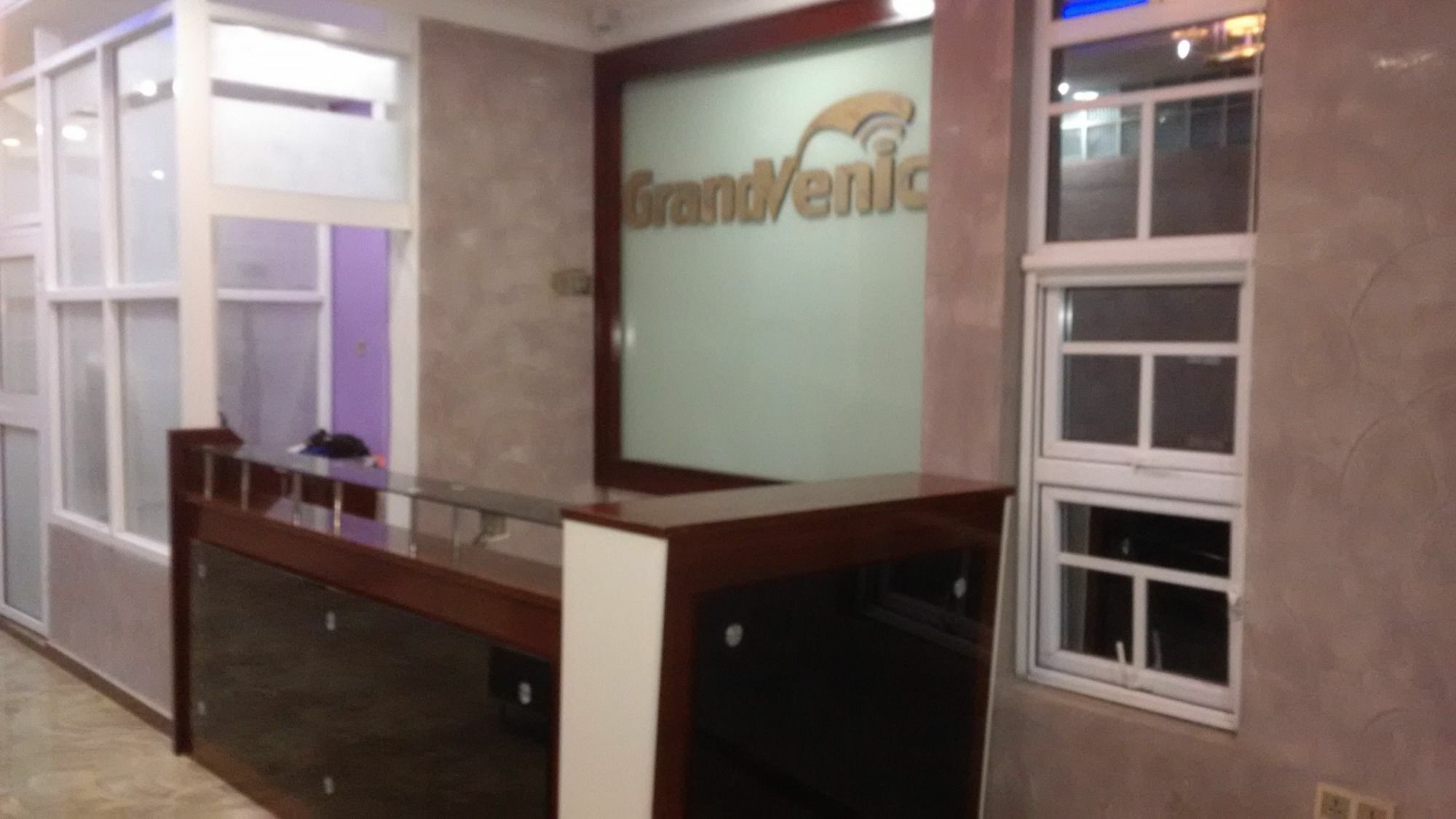 Grand Venice Transit Apartments Лаґос Екстер'єр фото